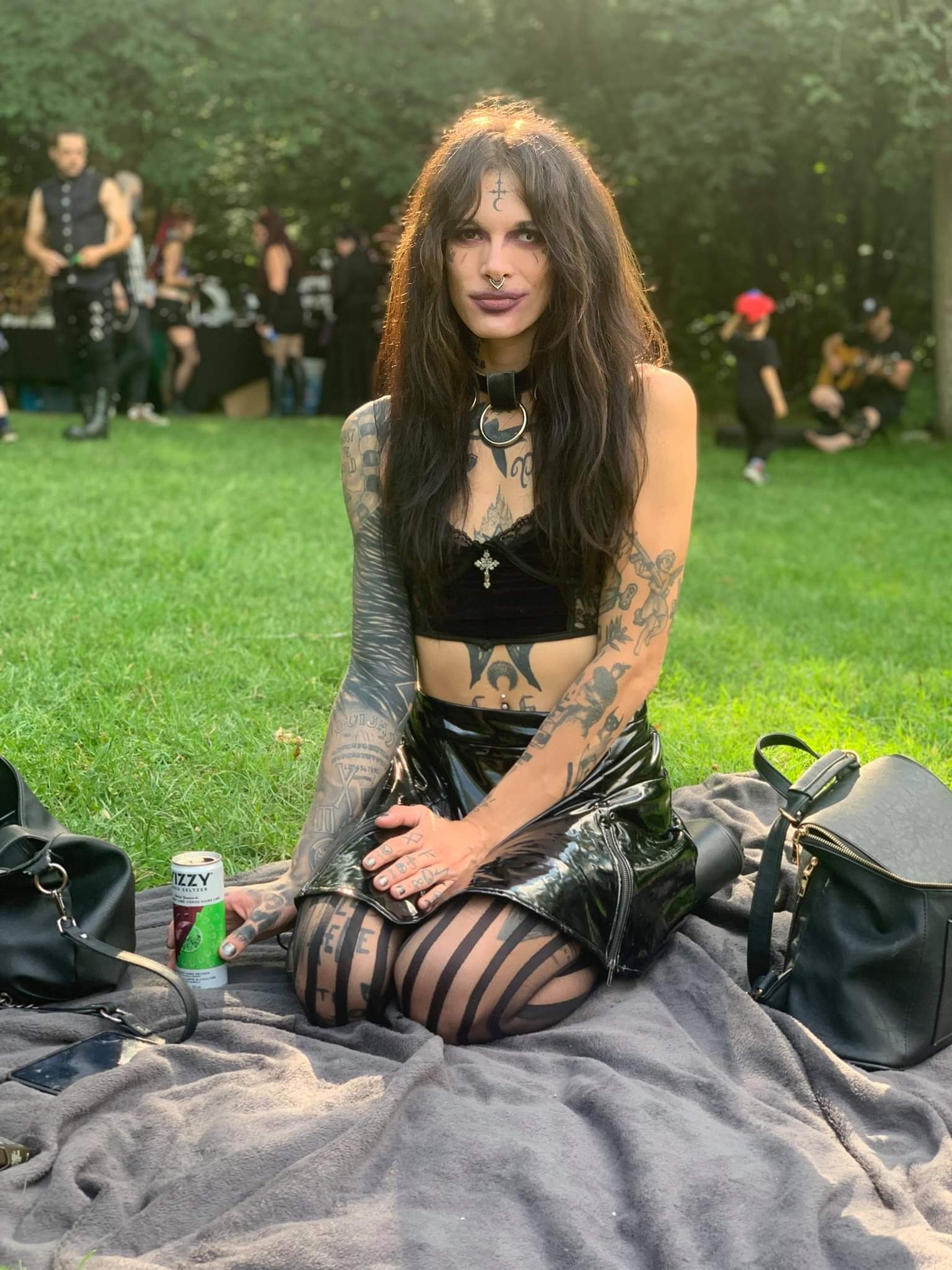 𝓐𝓶𝔂 𝓝𝓸𝓼𝓯𝓮𝓻𝓪𝓽𝓾 🏳️‍⚧️ NO PPV on X: I will post all the videos i  have so far on my Onlyfans without any additional fees til the end of  August 🖤 don't miss
