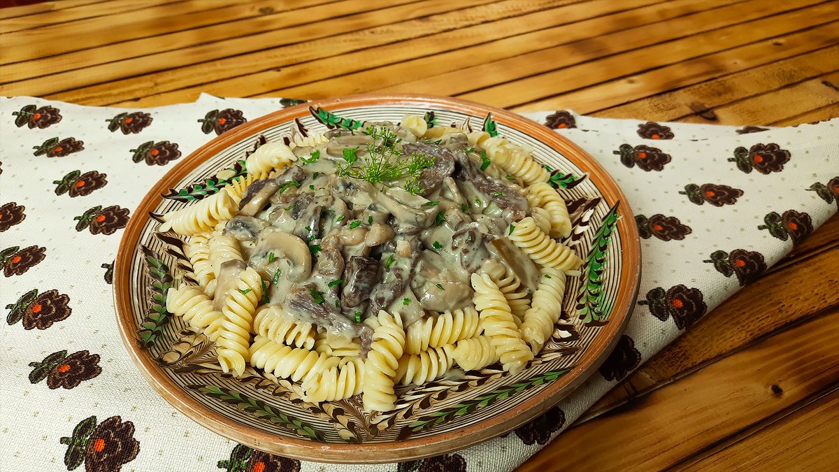 Cooking_Pulse's tweet image. The most amazing beef stroganoff Russian recipe you will ever have! Try it now! 

Video recipe:  youtu.be/bq6yI6iPpig

#stroganoff #food #delicious #cooking #hungry