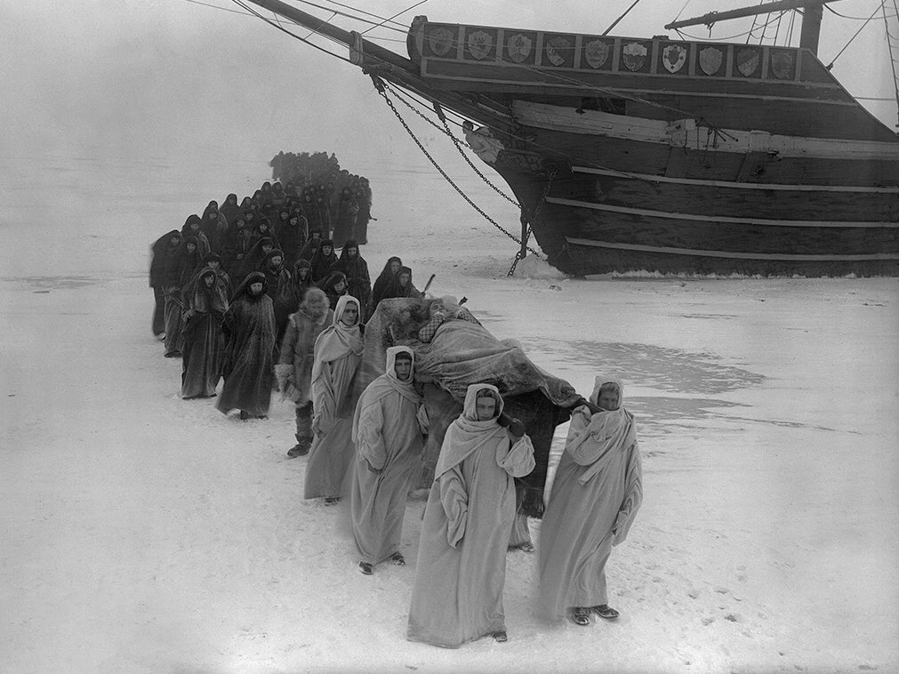 mucstadtmuseum's tweet image. #mstmlive auf unserem Instagram-Kanal am 2. August, 17 Uhr für Cineasten &amp;amp; Freiluftkino-Fans: #sommerimhof geht in die nächste Runde - am 4. August beginnen die Internationalen Stummfilmtage. Stefan Drößler, Leiter des @filmmuseummuc, stellt uns die Filmauswahl vor 📽 Tune in!