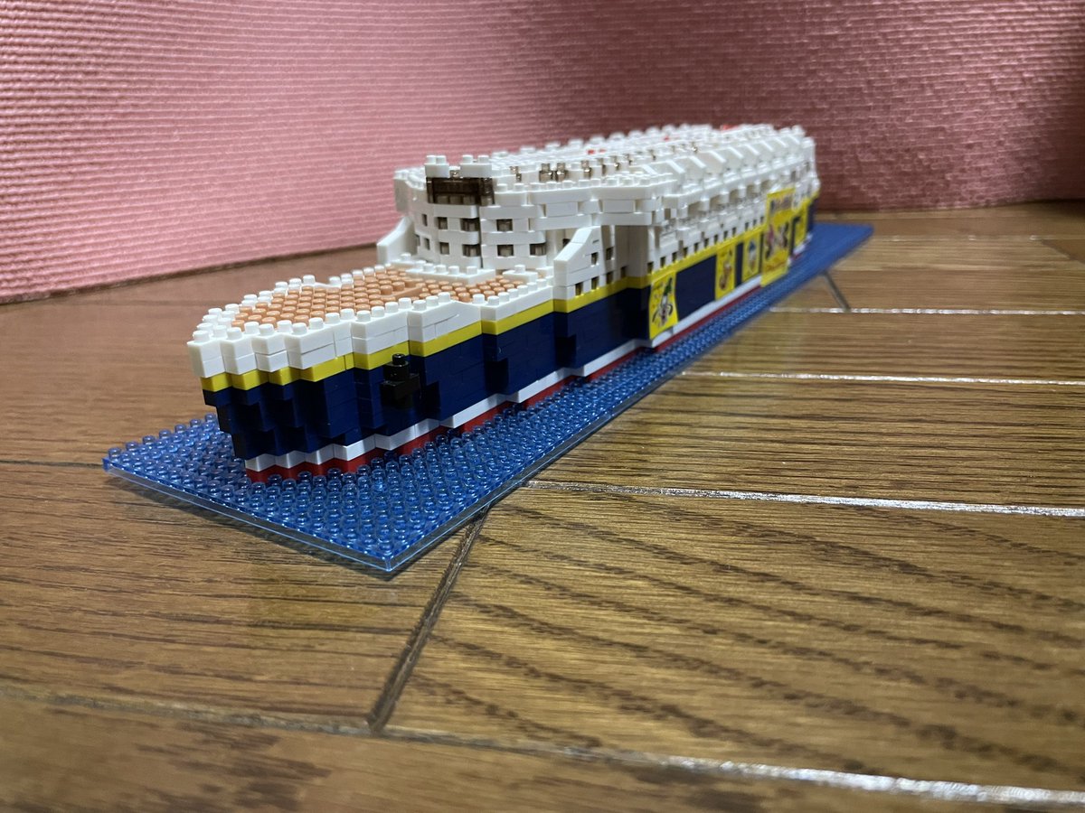 legobuilder_jr's tweet image. 幼稚園児に作りかけで放置されてしまっている S. S. コロンビア号 。。。
まぁ、パーツ数多いからなぁ。何日間かがんばってたけどなぁ。。
※ ナノブロックです汗
#LEGO #レゴ #nanoblock