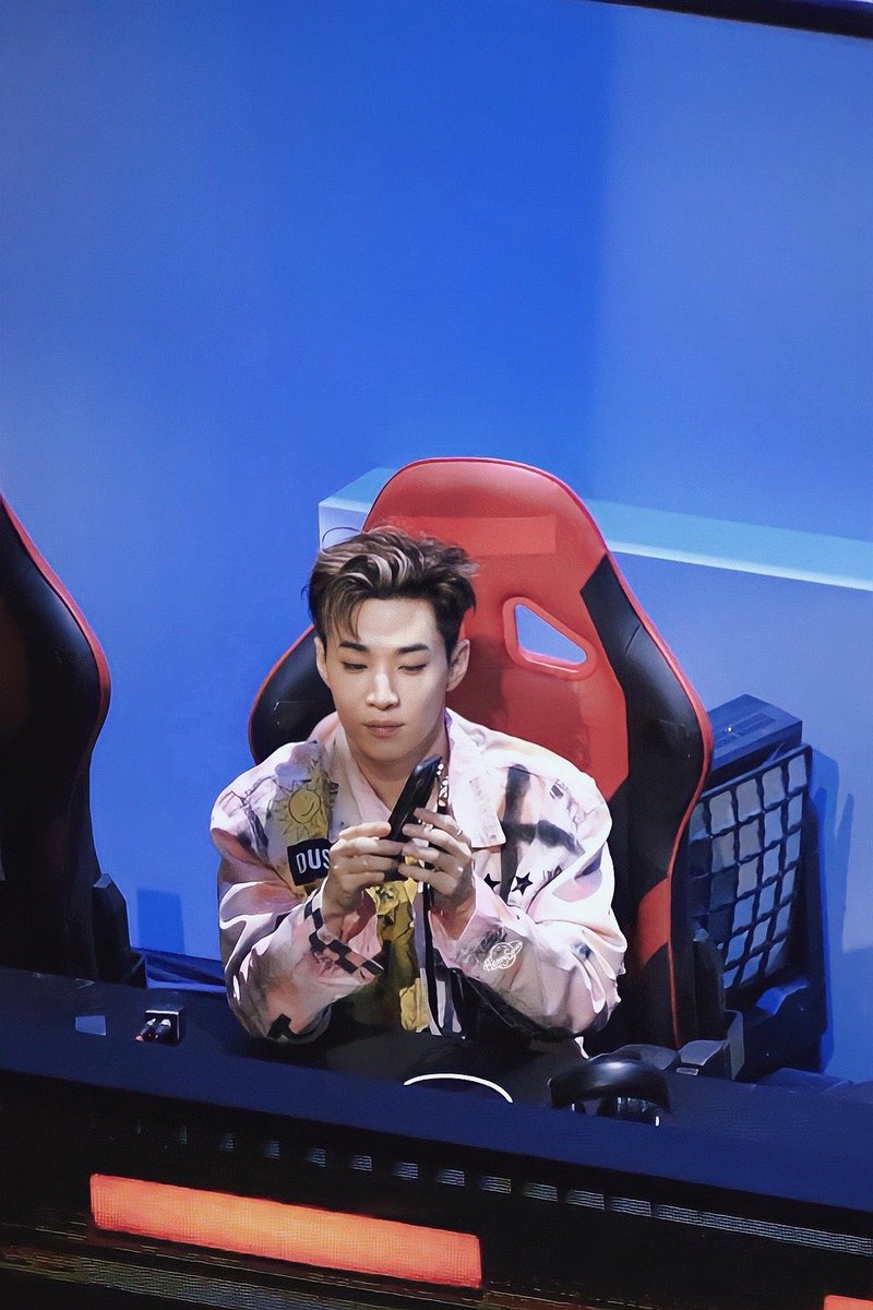 henryspace1011's tweet photo. 太空饭拍🌠210731

《BORN A WINNER》！

@henrylau89

#헨리 #HenryLau #刘宪华 https://t.co/XfVR6YhMti