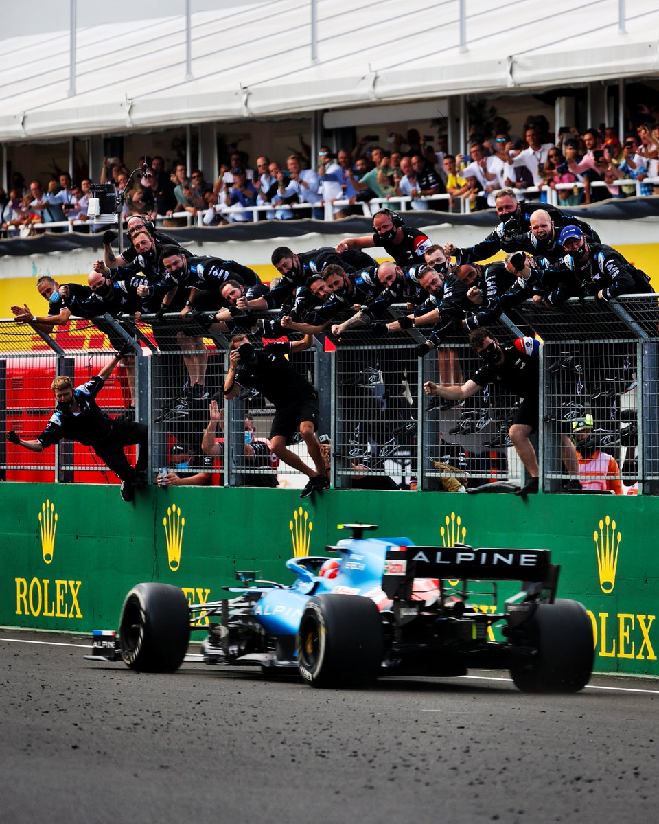 AlpineF1Team's tweet image. THIS is team spirit ❤️🤍💙 This win is a testament to the hard work of all at Enstone, Viry, and the wider Alpine unit.
#HungarianGP