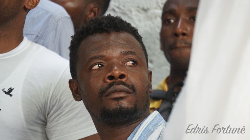 Je kou kale n ap gade ...