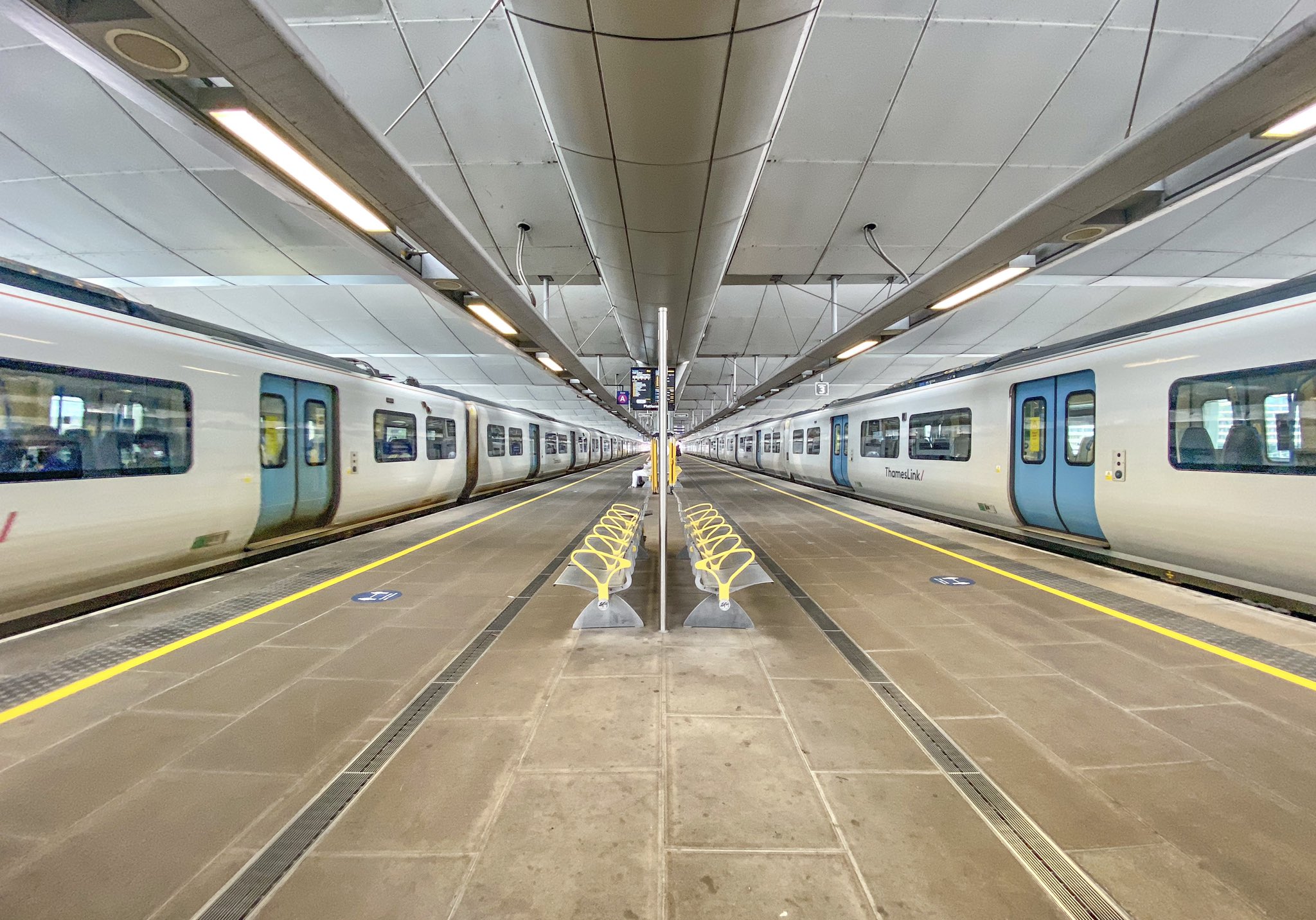 Поезд смена а бетанкур. Direct change train. Nex экспресс токио. Поезд изменений. Поезд смена а бетанкур.