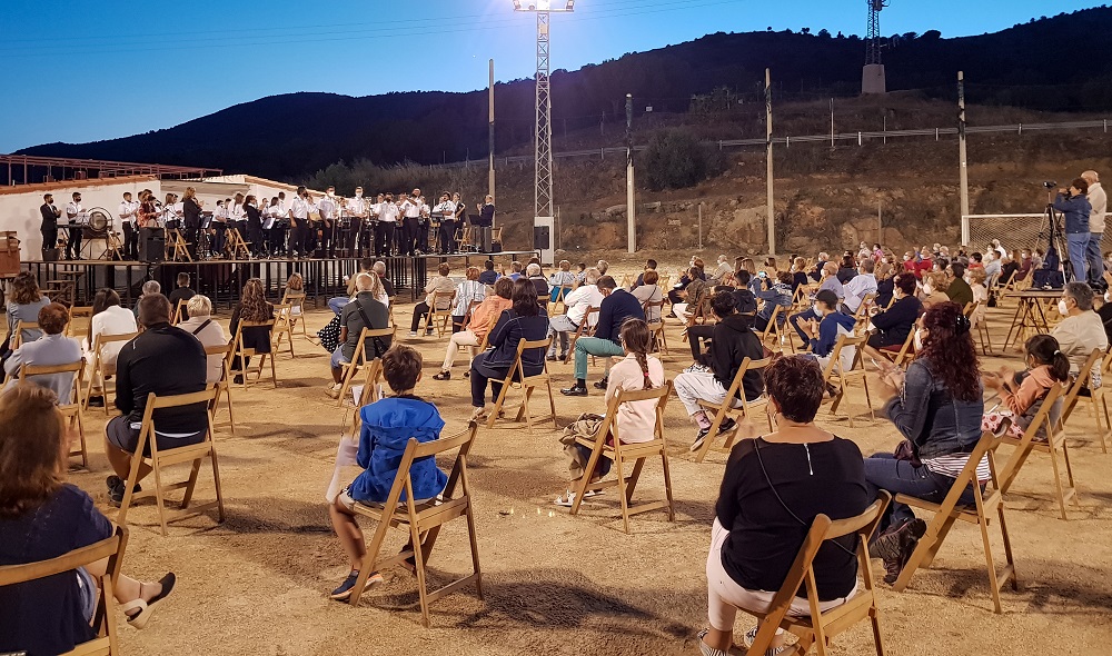 TribunadeAvila's tweet photo. 🎶 #CulturaSegura I Emotivo concierto de verano de la Banda de Música de Cebreros: https://t.co/tUZ3IFVXdt https://t.co/tPY1q3mm8B