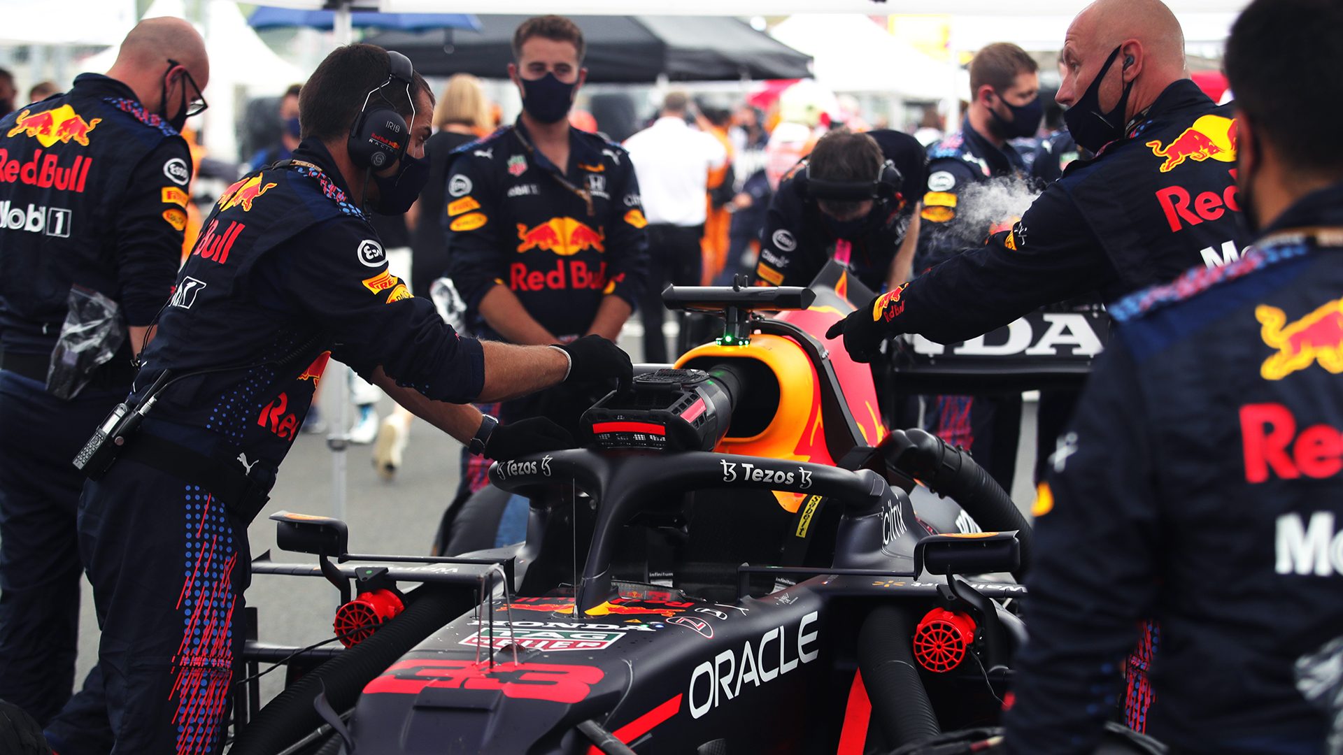 Oracle Red Bull Racing Hungaroring X Mechanical Miracles Givesyouwings T Co Verjvntjlu Twitter