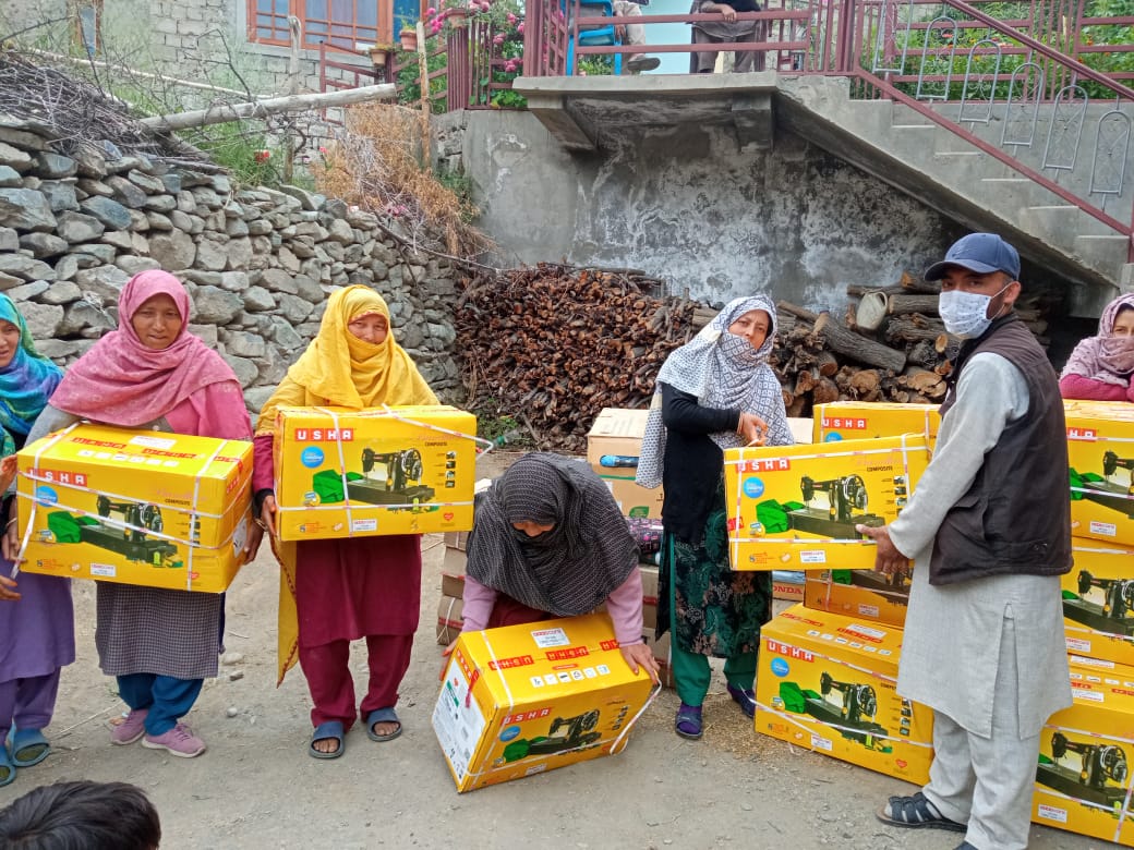 Councilor Baroo Minjee provides sewing machines, gen sets to various mohallahs of Goma Minjee under CCDF
 
<a href="/lg_ladakh/">LG Ladakh</a> <a href="/padmaangmo/">padma angmo</a> <a href="/santoshsukhdeve/">Santosh Sukhadeve</a>
