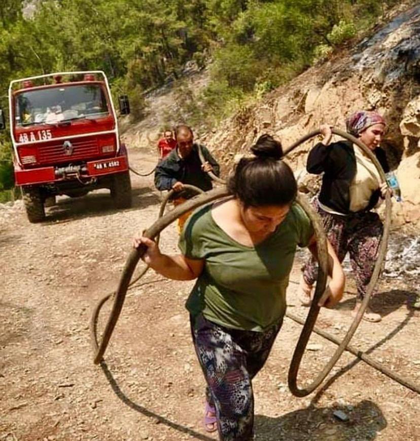 Şu fotoğraftan utanmayanlar memleketi yönetiyor…