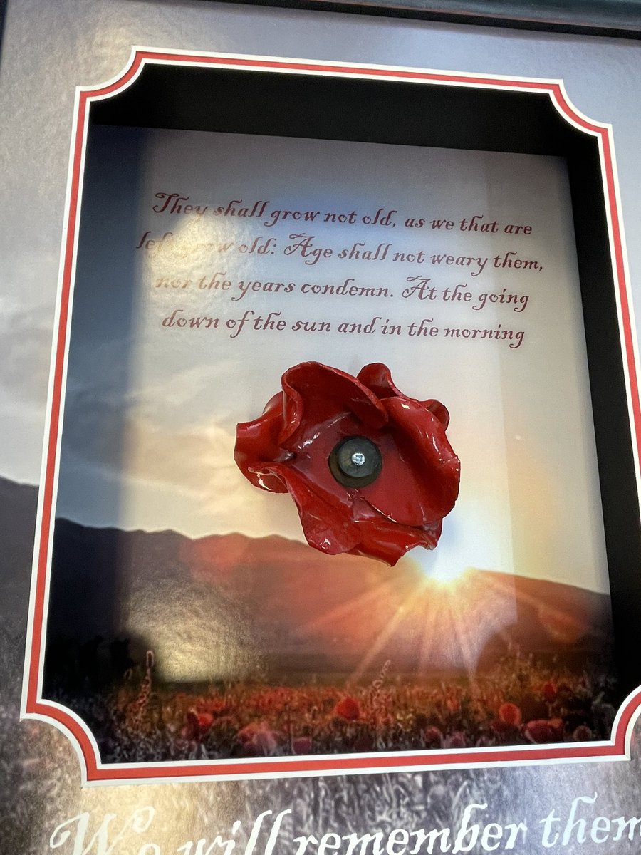 It’s been a while since we’ve framed a Tower of London poppy but I’m bloody pleased with how this turned out! 

#poppy #frame #framer #toweroflondon #LestWeForget