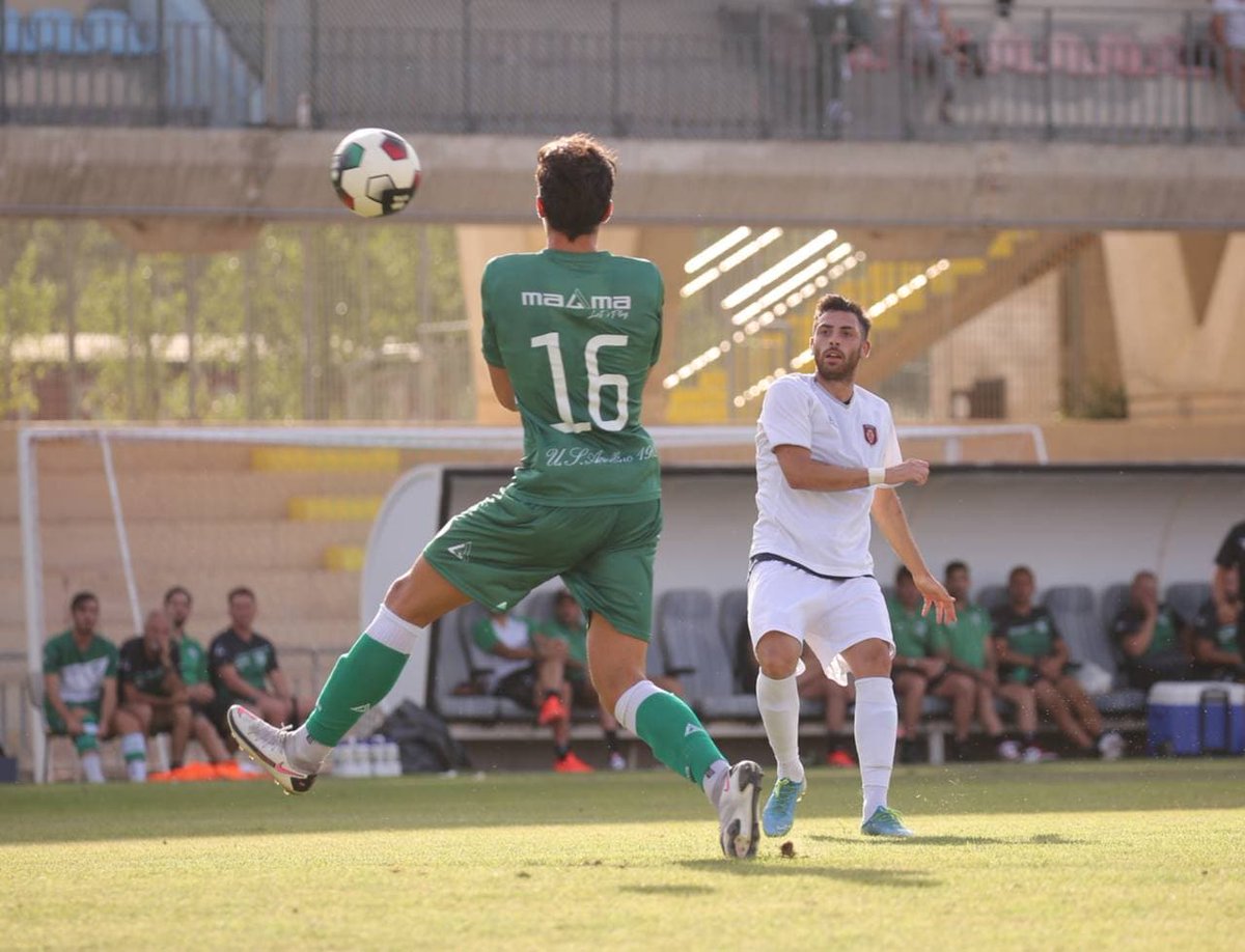 sscampobasso's tweet photo. 81' GOOOOOOOOOOL DI GIUNTA: Candellori ruba palla a un difensore, assiste per Giunta, freddo a colpire di piatto e insaccare grazie a una deviazione del difensore!
#CAMAVE 2-1 https://t.co/KJDddrskLA