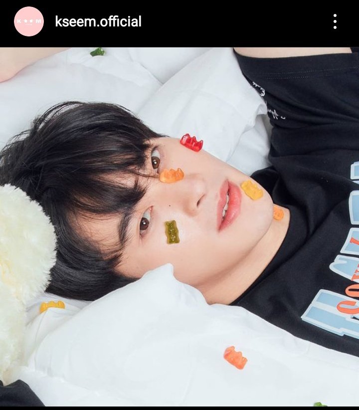 KaoUpIndiaFC's tweet photo. kseem.official IG Update 😍
01.08.2021
🔗https://t.co/J5Y8zVeqvG
#KSEEMxTheNumber9
#BearbyCollection #number_9th #งุ้งงิ้งๆของนพเก้า #เก้าอัพ #กั๊พอ้าว #KaoUp #Kupao https://t.co/lJTCRu1PEt