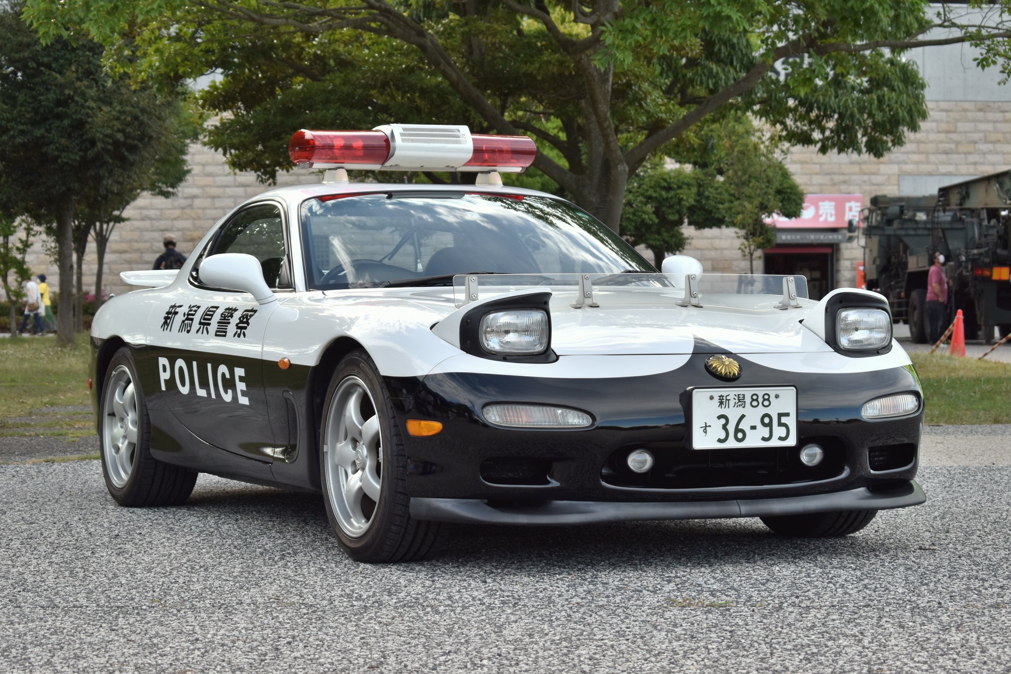 RAI'S 1/64 マツダ RX-7 (FD3S) 新潟県警察交通機動隊車両 (355)