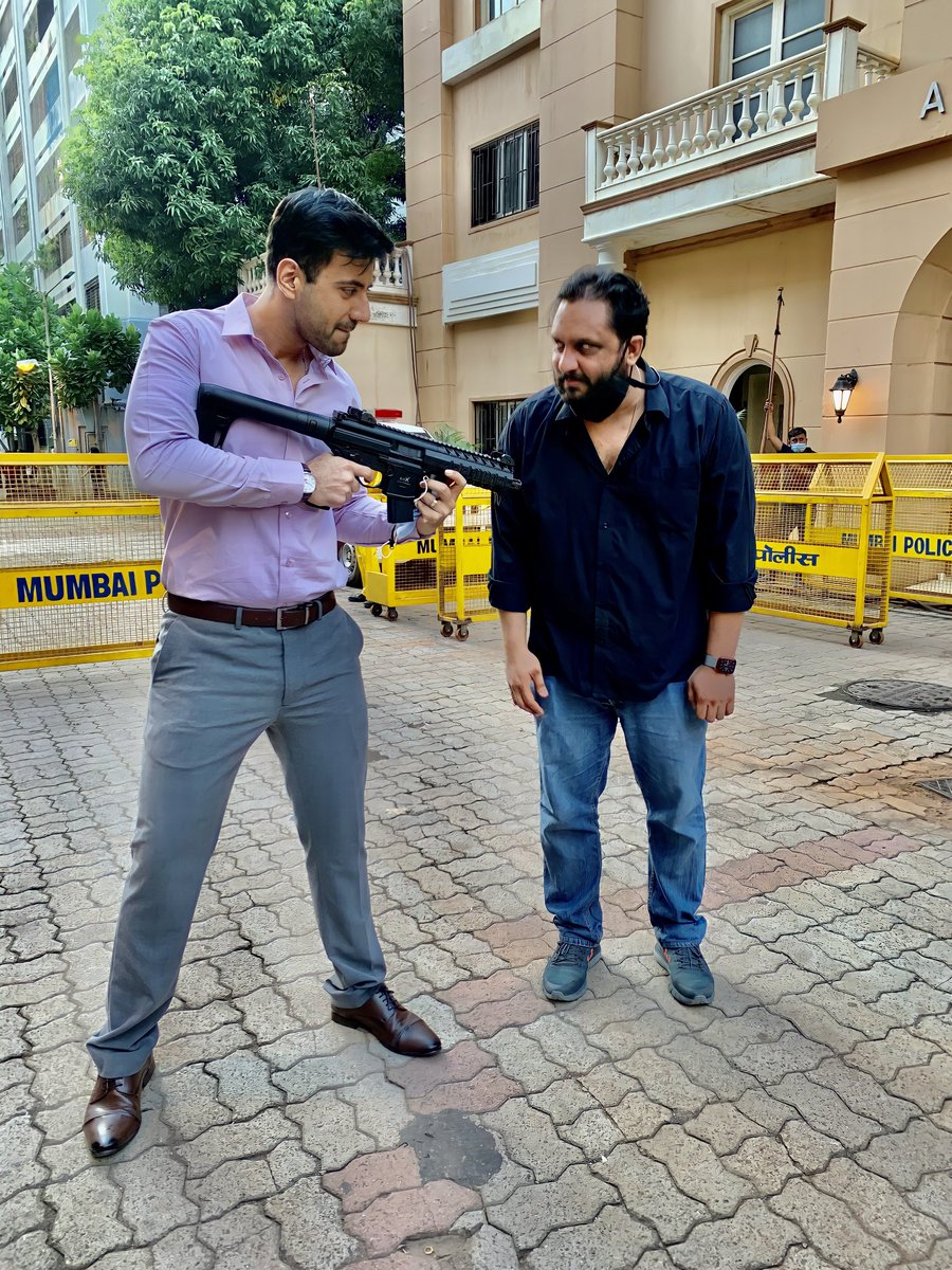 karanvirsharma9's tweet photo. Did someone say another SHOT ? 🔫 
Lucky to be in a filming unit with  @behzu A creative marvel! 
3rd time around to be precise 
1st was when he was an associate in ‘Azhar’ 
2nd in his debut film ‘BLANK’ 
3rd time is in this beautiful film ‘A Thursday’. 
#AThursday https://t.co/4XoYQtruX4