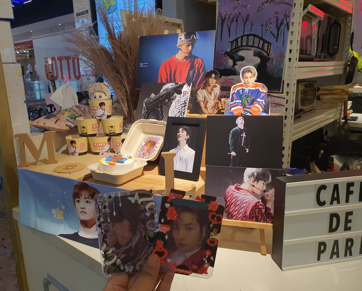 mydeargyu's tweet photo. End of 2 days of Mark event~
One last day on the 24th September (if no changes)
Brought out my 4 biases pcs today ๐ฅฐ
There is renjun too... I thought I brought out jisung pc but its not there... pray its at home ๐ฅบ
#THEFINALMARK #๋ง์ง๋ง 0802 https://t.co/xnaACFTNpy