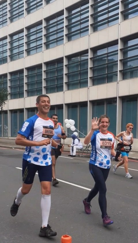 WaterAidUK's tweet photo. Some of our fantastic runners passing our @LLHalf cheer point! Thanks so much for running with #TeamWateraid #LLHM https://t.co/CVEJfJz4DX