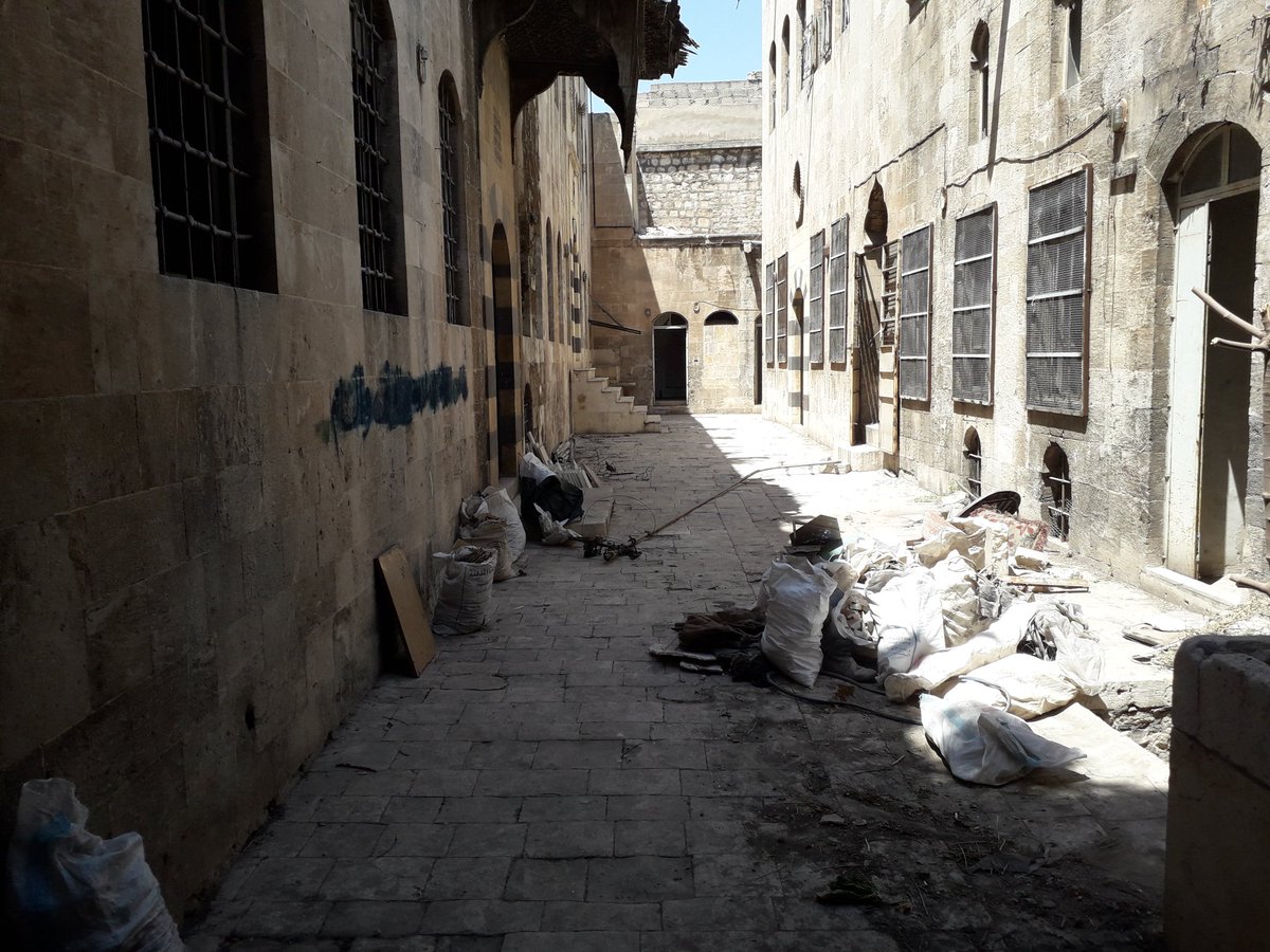 SOS Chrétiens d'Orient (@soscdorient) on Twitter photo 🇸🇾 #Syrie - Dans l'église Saint-Georges d'Alep, les #volontaires évacuent l'amoncellement de déchets et de végétation accumulés au fil des décennies depuis la déconsécration de l'édifice.
👉 Rejoins-les en mission: volontaires@soschretiensdorient.fr
#chrétiensdOrient 🇸🇾 #Syrie - Dans l'église Saint-Georges d'Alep, les #volontaires évacuent l'amoncellement de déchets et de végétation accumulés au fil des décennies depuis la déconsécration de l'édifice.
👉 Rejoins-les en mission: volontaires@soschretiensdorient.fr
#chrétiensdOrient