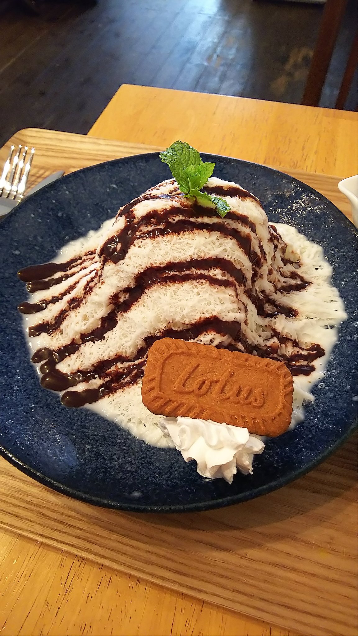 ミコチャン 近鉄奈良駅前 小西さくら通り商店街 ひがしむき商店街を繋ぐ通路にある卵かけご飯専門店 煌めきの卵 さんで韓国かき氷 の 糸ピンス チョコ 県内で糸ピンスを出してるのはまだ2軒ぐらいしか知りません 希少です ﾟdﾟ ｳﾏ T