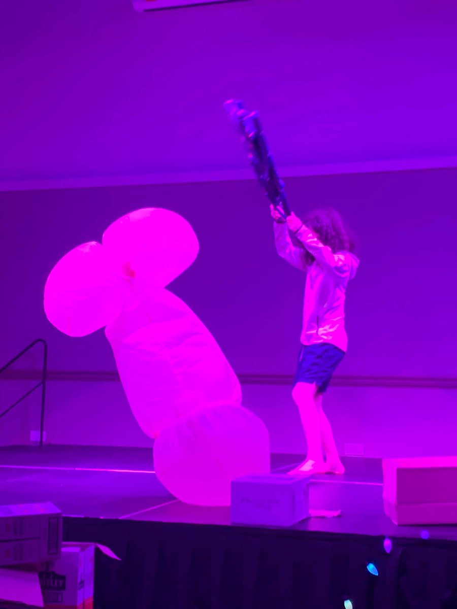 Some highlights from 'Saucy' last night at Henry Sandon Hall as part #WorcesterFringeFest @worcester_live <a href="/DramaWorcs/">Theatre & Performance at University of Worcester</a> with <a href="/EBourkeTheatre/">Emma Bourke Theatre</a> <a href="/Mrheavyhand/">Ant Lightfoot</a> @EllixiaQ Jordi Evans. It was such a pleasure to curate this Saucy lot 😅