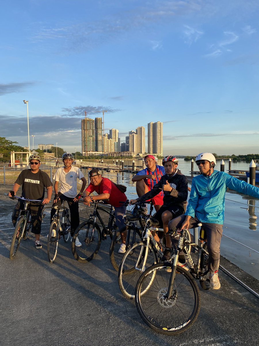 iamfauzi33's tweet photo. hari minggu kami 🚴‍♂️ https://t.co/0LzqCDupuU