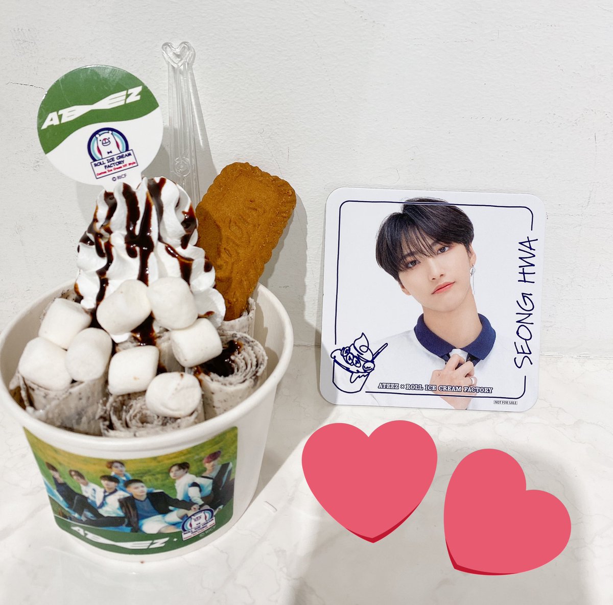 miyu_ateez1126's tweet photo. 仕事が暇で17時過ぎに上がれたので我慢出来ずに行って来ちゃいました😆ロールアイス🍨ウヨンセレクト食べたよ~💗初ロールアイス美味しかった~🥰コースターは可愛いソンファ😍次はどれ食べようかな😋
#Dreames #ATEEZロールアイス
#ATEEZ #애이티즈 https://t.co/grPJvUbRgV