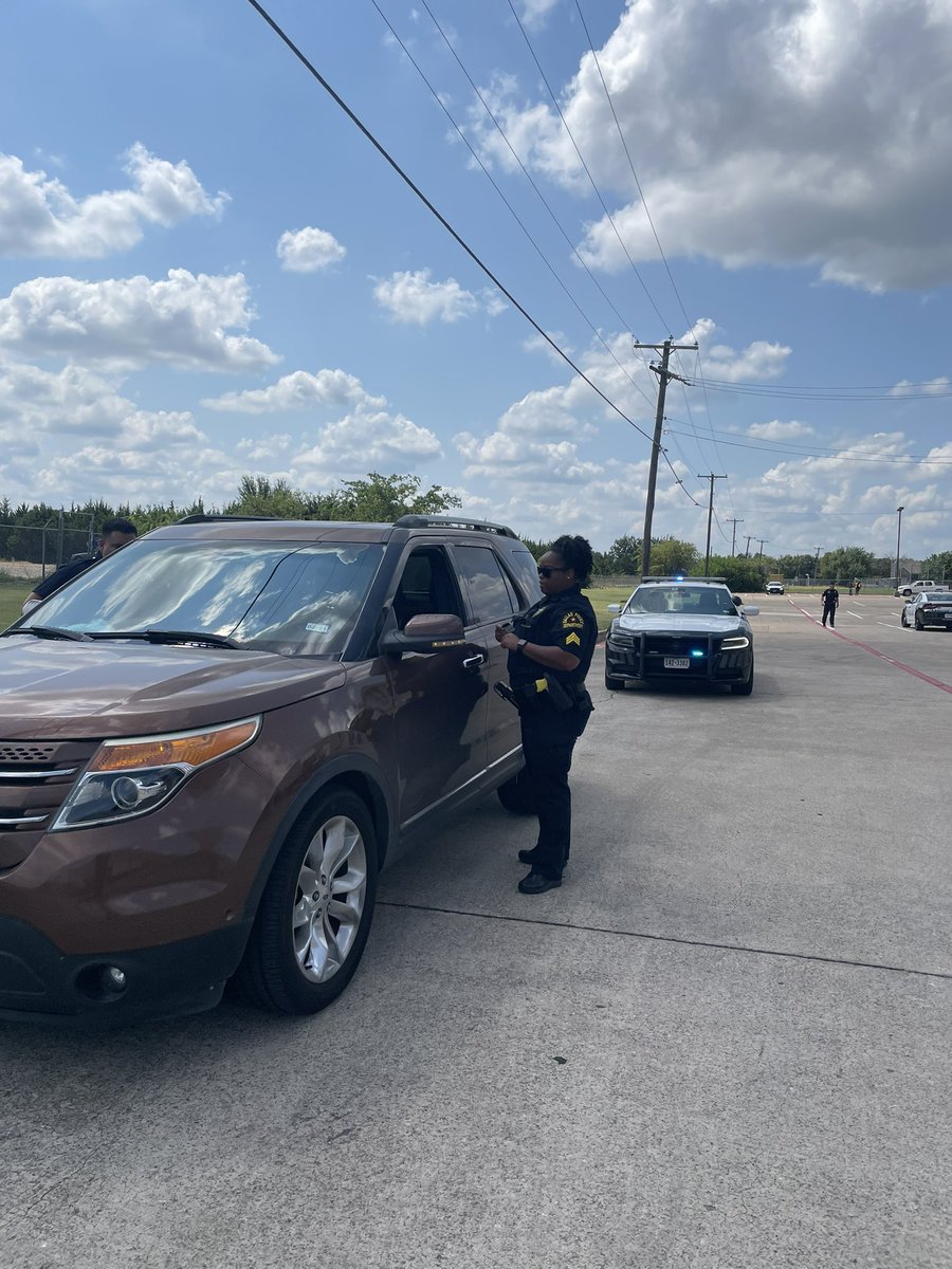 DPDSalas's tweet photo. #dpdsowingthegoodseed. Teaching our non-English speakers phrases and how to interact during a traffic stop.  Kudos to #dpdunidos and officers who helped out with training. https://t.co/2Plc40KCJP