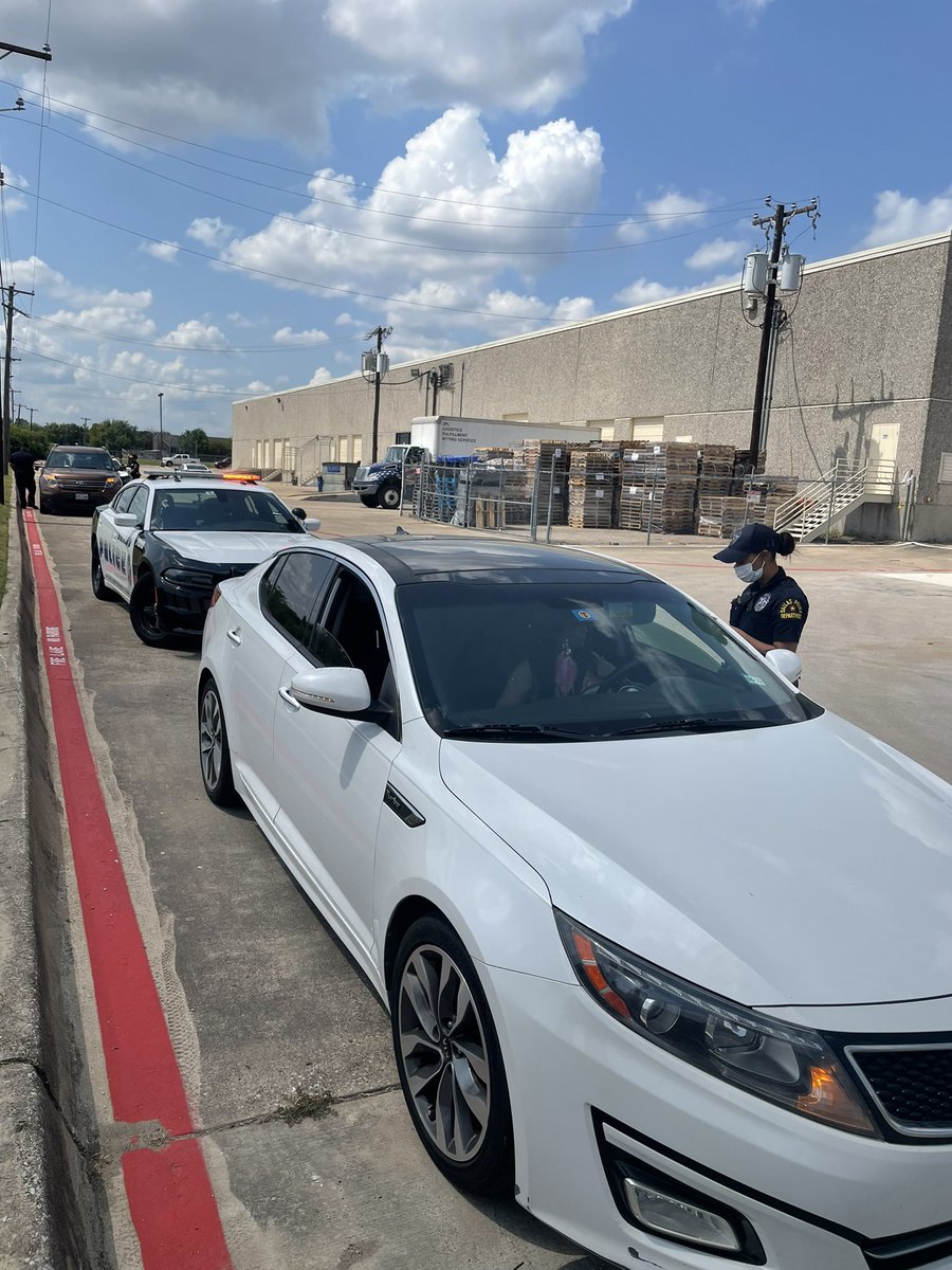 DPDSalas's tweet photo. #dpdsowingthegoodseed. Teaching our non-English speakers phrases and how to interact during a traffic stop.  Kudos to #dpdunidos and officers who helped out with training. https://t.co/2Plc40KCJP