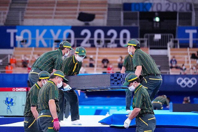 金メダル級の活躍！？クロネコヤマトが世界基準の速さで体操競技会場の表彰式を設営！