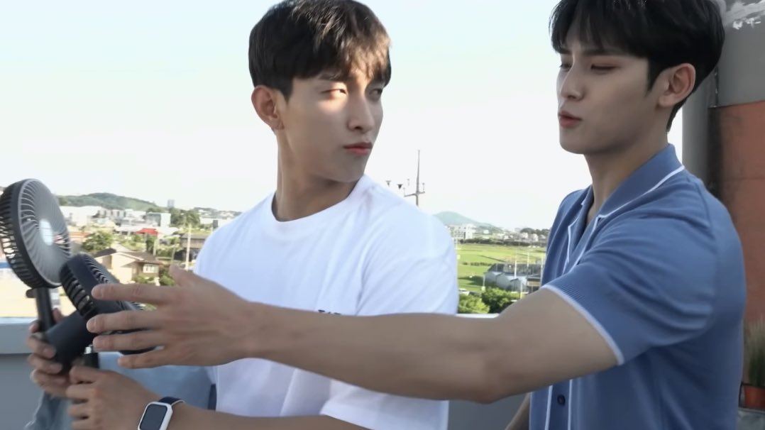 pocketeen's tweet photo. >:( https://t.co/cIHdCSLdIG