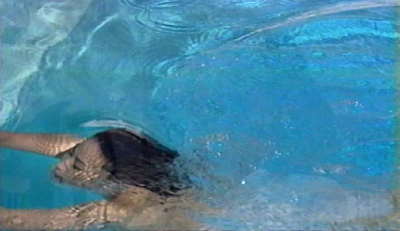 ワタリ 水中フェチ 特技水泳のアイドル 高以亜希子さん 潜水中に他のシーンのカットインが入りまくるけど ワンカット撮影なら30秒弱息継ぎ無しで潜水していることに T Co P3cbbz5j3b Twitter
