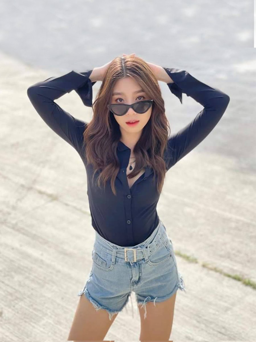 knsamorin's tweet photo. My blue 💙🌻

*ตั้งหน้าจอโทรศัพท์หรือไอแพดได้เลยงับไม่ต้องขออนุญาต 😁
#KaewBNK48 #ยิ่งรู้จักยิ่งรักแก้ว https://t.co/zmIte0fnIA