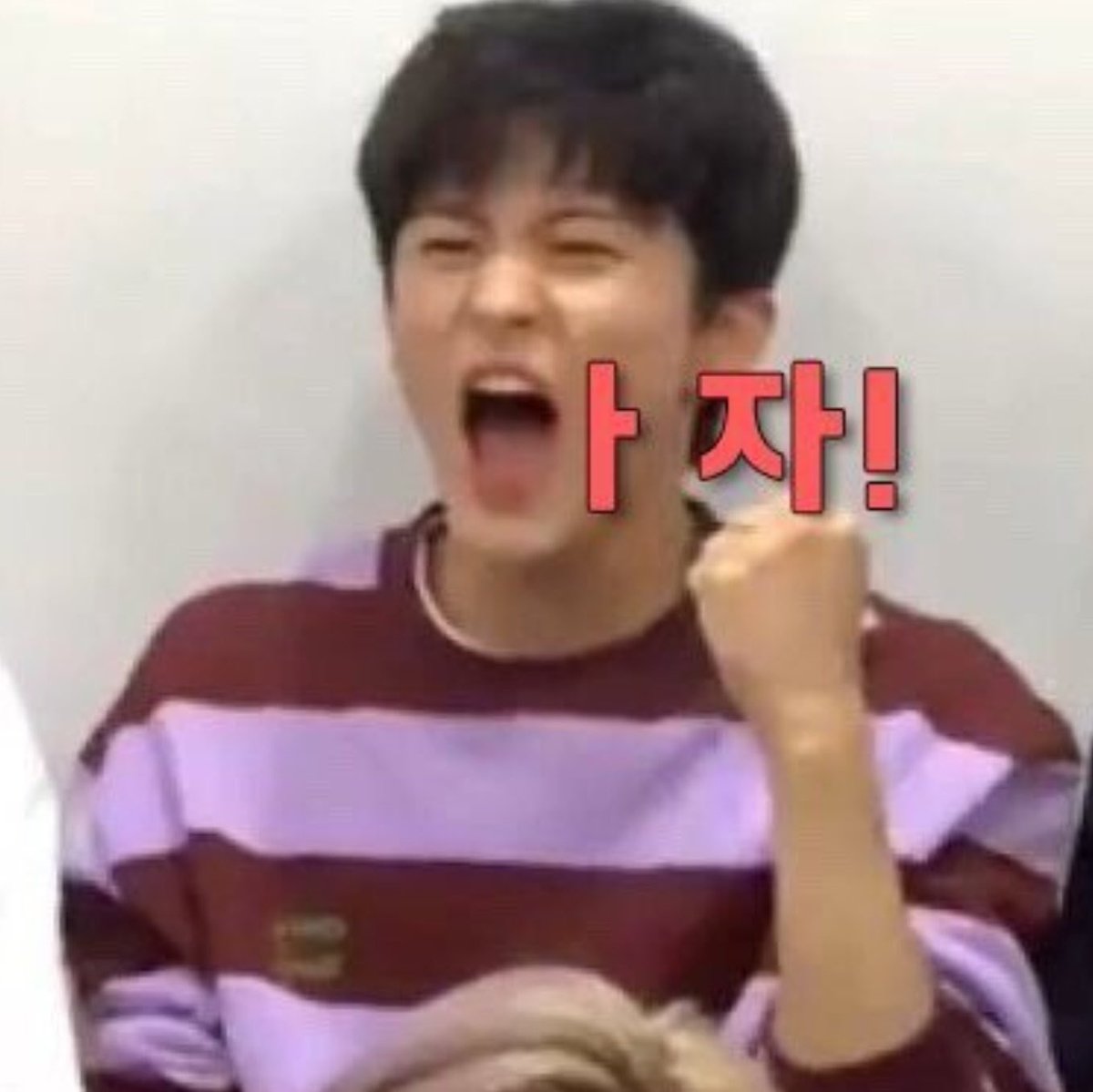 H3L9_T0T's tweet photo. 마크 생일 기념으로 알티 추첨해서 선물 코드 보내드려요
별건 아니지만 버블 인증 받습니다 ㅠㅠ!!

#HAPPYMARKDAY
#HAPPYMARKLEEDAY https://t.co/2XKrmQVUB5