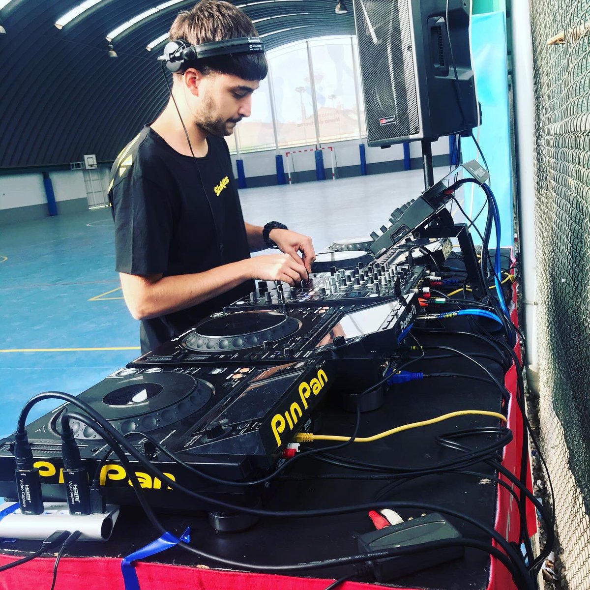 Tardeo by #shakers @radioondaaragonesa <a href="/brianremii/">Brian Remii</a>  

👉 Piscinas Municipales María de Huerva (Zaragoza)

#shakers #altabas #ivanvican #brianremii #ondaaragonesa #techhousemusic #techhousedj #techhouselovers