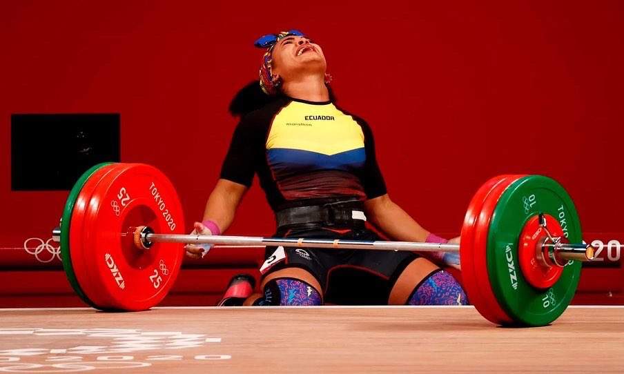 LaPosta_Ecu's tweet photo. ¡Del Puyo al Olimpo! 🥇 Oro olímpico y gloria eterna para Neisi Dajomes. Se le fueron las lágrimas a nuestra pesista dorada al recibir su medalla.
📷: EFE / Reuters https://t.co/D7tATLUGUs