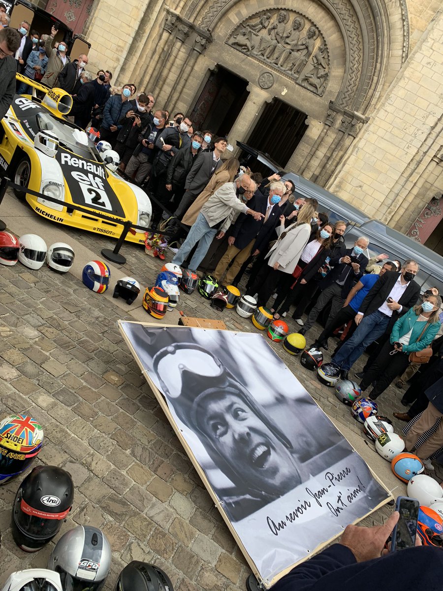 jpledoyen's tweet photo. @Julien_FEBREAU 🙏🏻merci pour ce génial et très bel hommage à Jean-Pierre JAUSSAUD!👏🏻👌🏻En direct du Grand Prix de Hongrie, sur @canalplus👍🏻 https://t.co/1I2SJvl73C