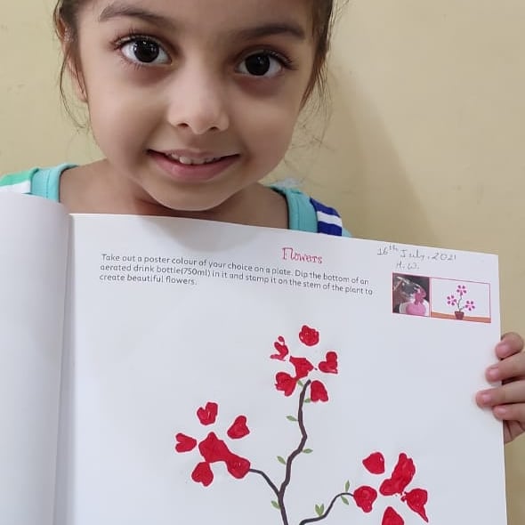 Manjula_Pooja's tweet image. Our young Kalorexian trying their skills on eye- hand 
co- ordination. Flowers created by our budding visionary artists ! 
#skills #learning #motorskillsdevelopment #art #study #KPrS #Kalorex #SHROFFism #manjulapoojashroff #MPS