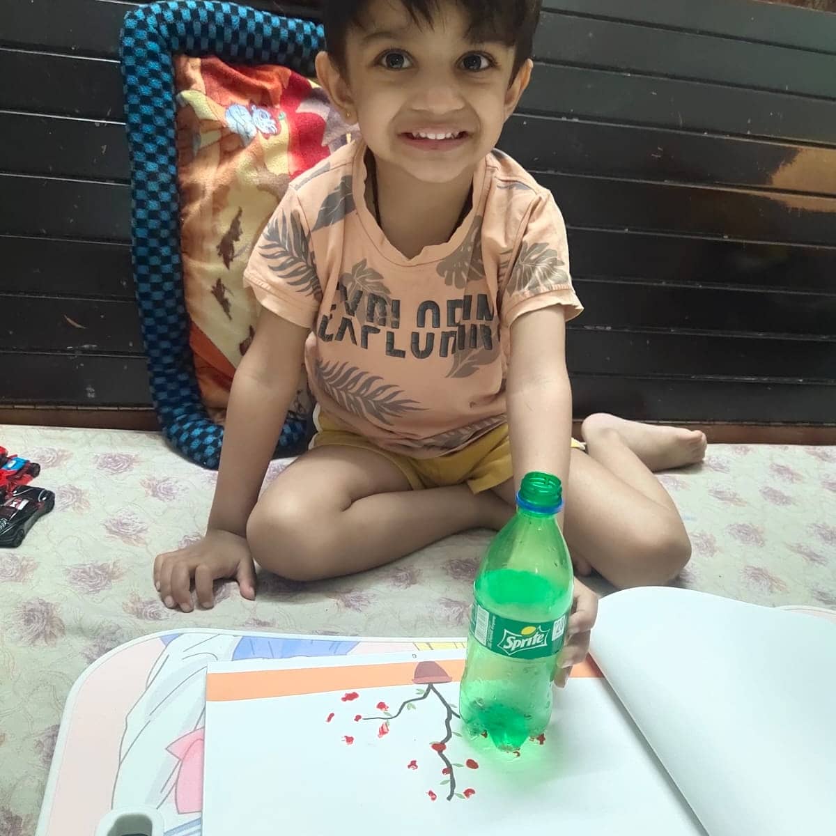 Manjula_Pooja's tweet image. Our young Kalorexian trying their skills on eye- hand 
co- ordination. Flowers created by our budding visionary artists ! 
#skills #learning #motorskillsdevelopment #art #study #KPrS #Kalorex #SHROFFism #manjulapoojashroff #MPS