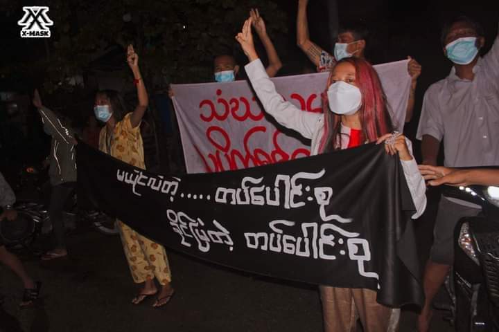 m_krl1's tweet photo. In #Mandalay, Coalition Strike marched against the military dictatorship on the night of Aug1 despite Junta's oppressions, tight security and rain.

Nothing can stop our revolutionary spirit.

SIGN THE PETITION FOR NUG

#Aug1Coup
#WhatsHappeningInMyanmar https://t.co/Wb90drgpng