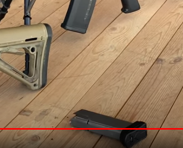 シリアル見たら17年製だったわ

これはいつものダブルフィードマガジンだけどシングルフィードのMP-446Mってどうなんだろう 