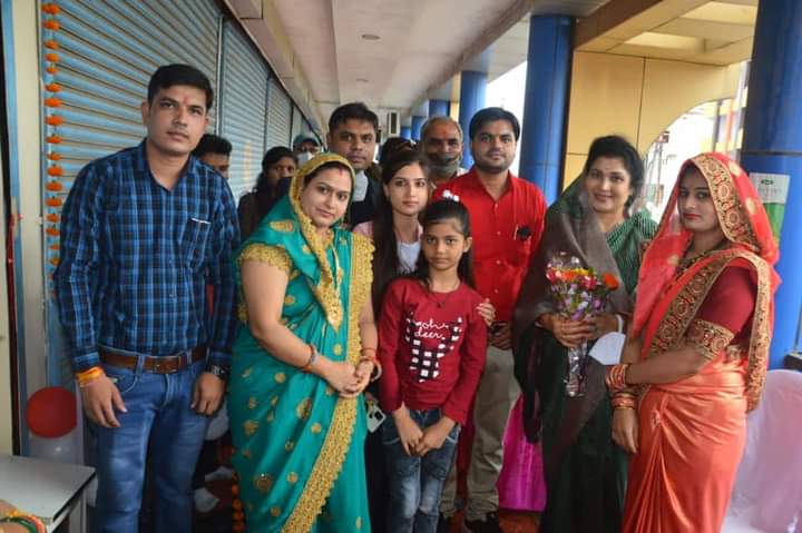 KrishnaGaurBJP's tweet photo. गोविंदपुरा विधानसभा क्षेत्र के अयोध्या बायपास पर डॉक्टर श्रीकांत जी द्वारा संचालित होने जा रहा होम्योपैथी क्लिनिक का शुभारंभ किया डॉक्टर श्रीकांत जी और उनके परिवार को नये क्लीनिक के शुभारंभ की बहुत बहुत शुभकामनाएँ 🙏🙏💐💐💐 https://t.co/rXFwtQEAbE