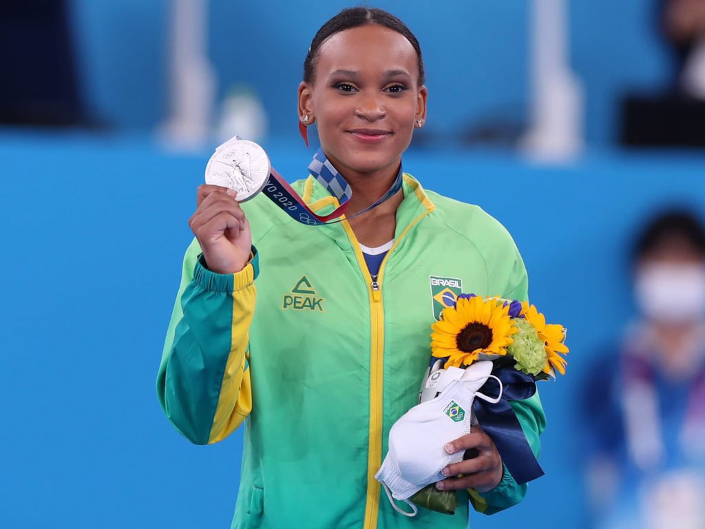 Rebeca Andrade 

- 1º medalhista da ginástica artística feminina do Brasil
- 1º Campeã Olímpica da ginástica artística feminina do Brasil
- 1º Brasileira a conquistar duas medalhas em uma mesma olimpíadas