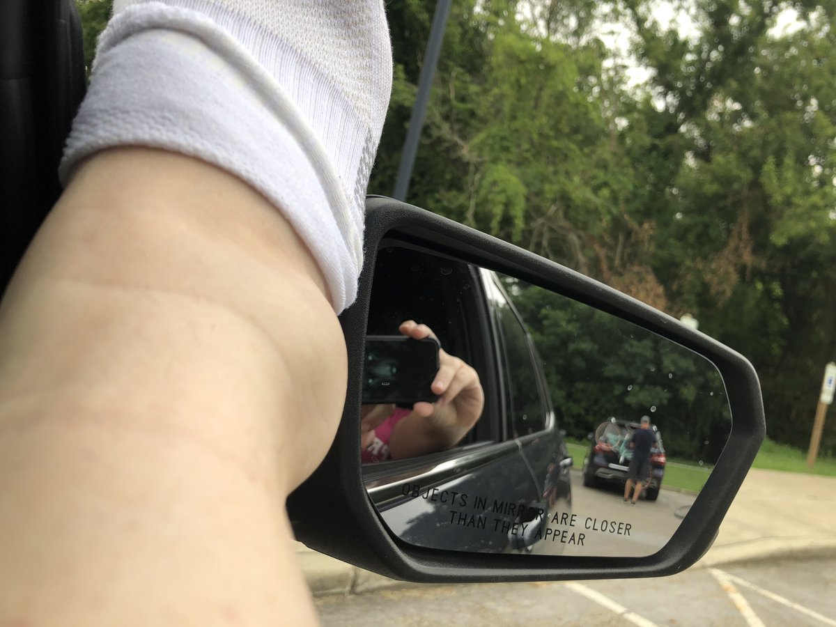 ShadowDragonWlf's tweet image. (Trigger warning if swelled or injuries bother you, please skip) Not on the trail even a minute and I sprain my ankle really bad. This is within 5 minutes.