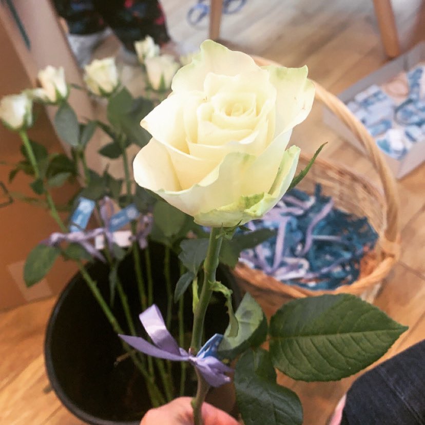 Happy #YorkshireDay! It’s been such a lovely day in #Halifax today, we’ve given out so many of these beautiful #whiteroses! <a href="/DiscoverHx/">Discover Halifax</a>