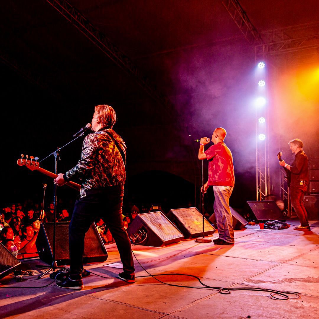 AmgsInvisibles's tweet photo. ¡Gracias, #tijuana! Qué gusto acompañarlos anoche en el #estefest ¡volveremos! 🔥❤️🙅🏻♂️🕺🏼 #losamigosinvisibles #amigosinvisibles #mexico #venezuela #usa #eeuu #show #musica #music https://t.co/KMLovRarWx