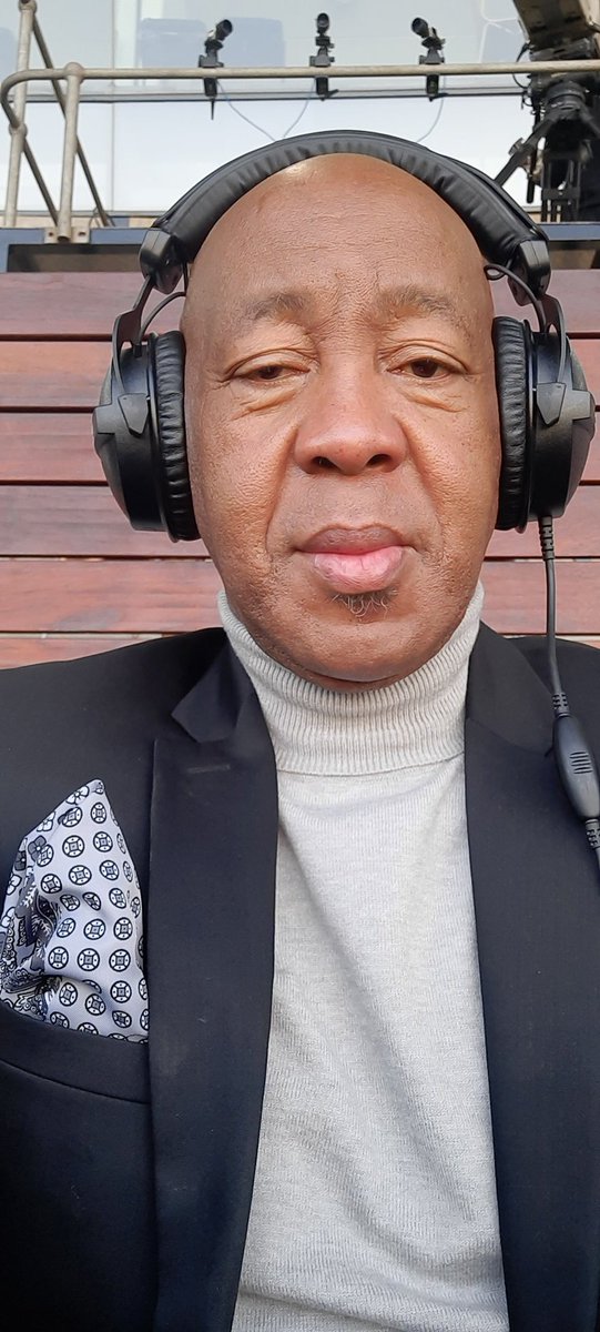 hothaata's tweet photo. Wheather is changing Baie gou....
But the Football will warm you...... 🔥 🔥....
Hawuweeeng!!!
"The Carling Cup" 
#CarlingCup
@blacklabelsa
@DStv 
@SuperSportTV https://t.co/mmJXp2SrX0