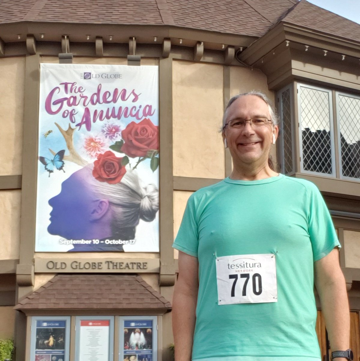deanatglobe's tweet photo. Starting line for my 5k for #tlcc2021. Going to try and pass 6 licensees. Sorry La Jolla, you are just to far away. https://t.co/NlZHLIYAbE