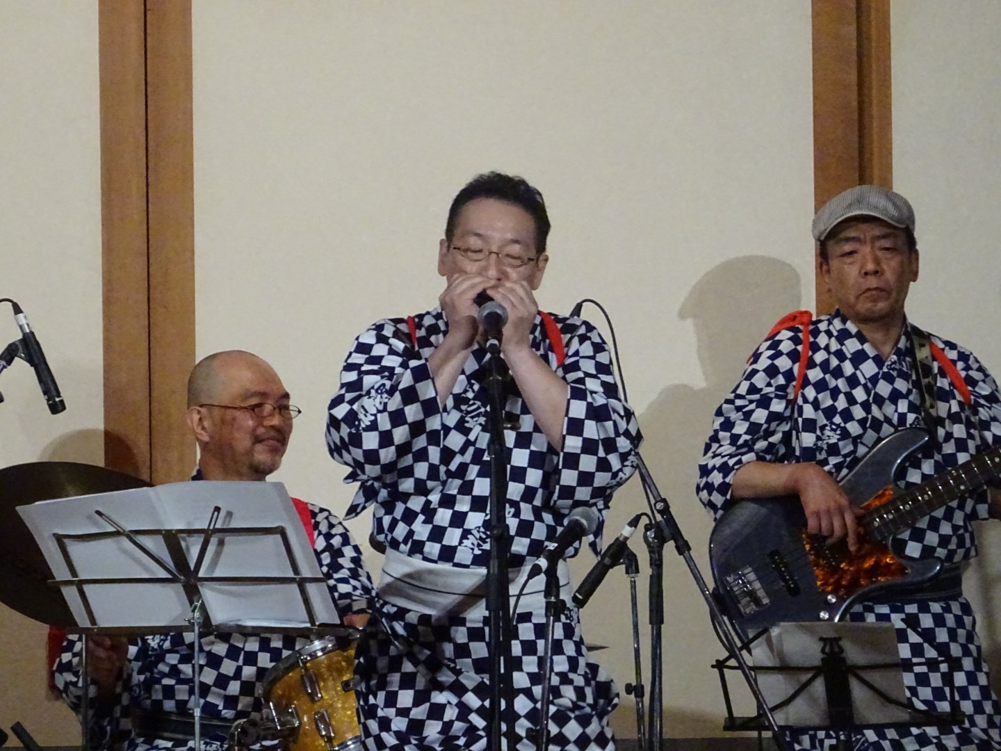 春風亭昇也 にゅうおいらんず初日 11月にレコードデビューする為 今年は１０日間収録が入る 毎年おいらんずが始まると寄席の夏を感じる 私も１３年前のこの芝居から楽屋入りしたから感慨深い 今年は新しい曲に挑戦したり 師匠もハモニカ ウクレレと