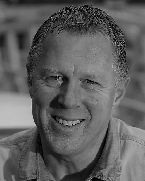 Vandaag zullen er geen wensen plaats vinden. Ook is kantoor niet telefonisch bereikbaar zodat alle vrijwilligers afscheid kunnen nemen.
Bijdragen aan de laatste wens van Kees? Doe dan een donatie via: ambulancewens.nl/doneren/tikkie