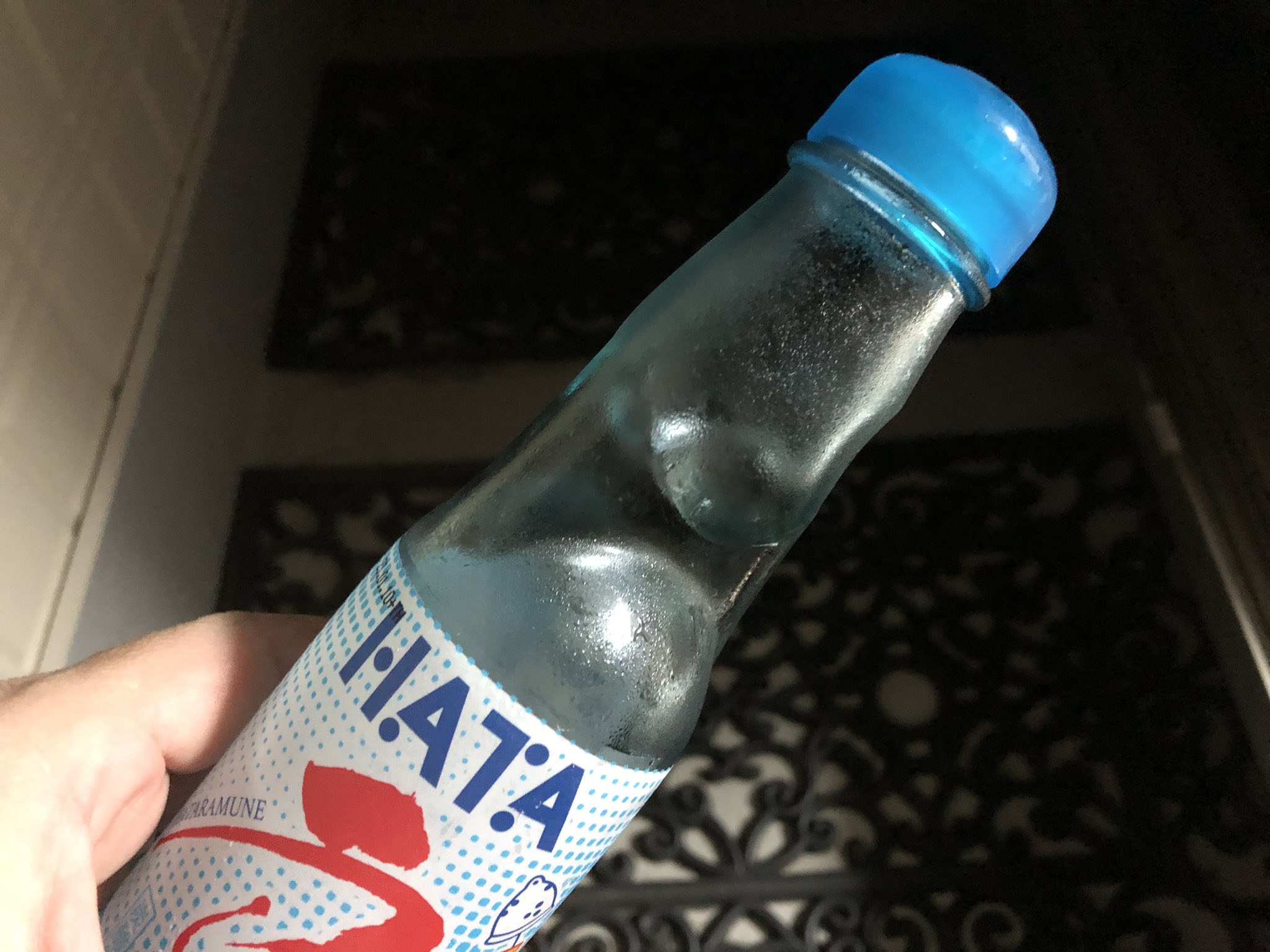 やべきょうすけ En Twitter 風呂上りに飲む瓶ラムネ たまにビー玉鳴らしてさ うん たまらんね ٩ ๑ ꇴ ๑ T Co Fjddshl8oz Twitter