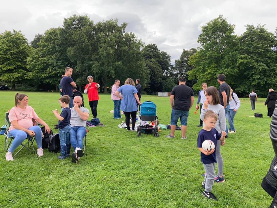 BleedYorkshire's tweet photo. Lots of families joined us today for our Yorkshire Day Event at Temple Newsam for a picnic and some outdoor fun! ๐๐โค๏ธ๐คช#bleedingyorkshire #outdoorfun #picnicinthepark https://t.co/nDiPArs7l1