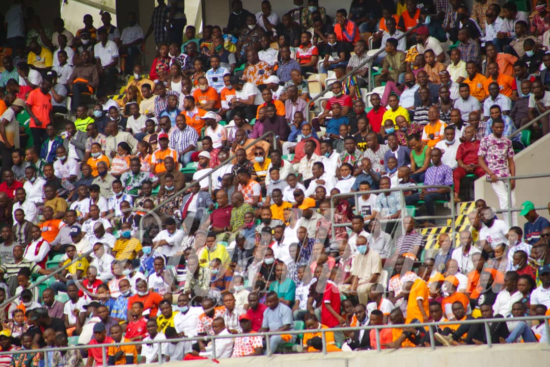 SucreMamito124's tweet photo. Atmosphere at the Nest of Champions Uyo where Akwa United will be crowned Champions if they avoid defeat today
Photo Credit @OgaNlaMedia 
#NPFL21 https://t.co/u8nvgyW61Q